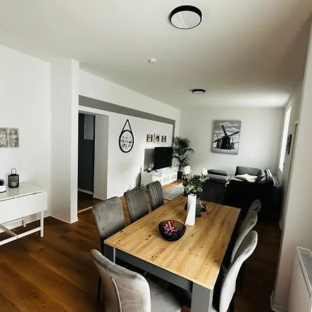Design - 8 Personen - Netflix - Terasse 不莱梅